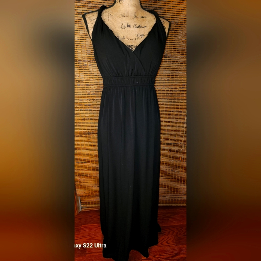 Elegant Black Maxi Dress